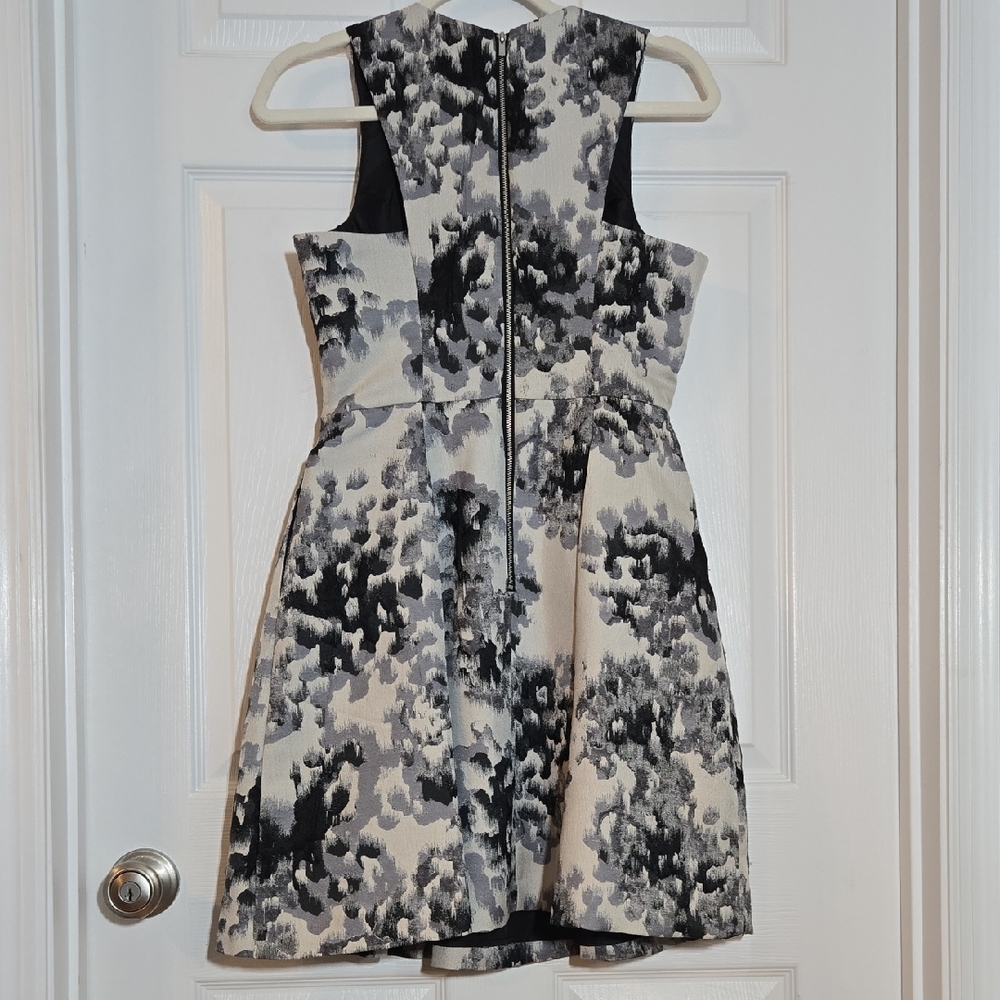H&M Gray Black Monochrome Floral Sleeveless Dress Size 6 - Picture 5 of 7